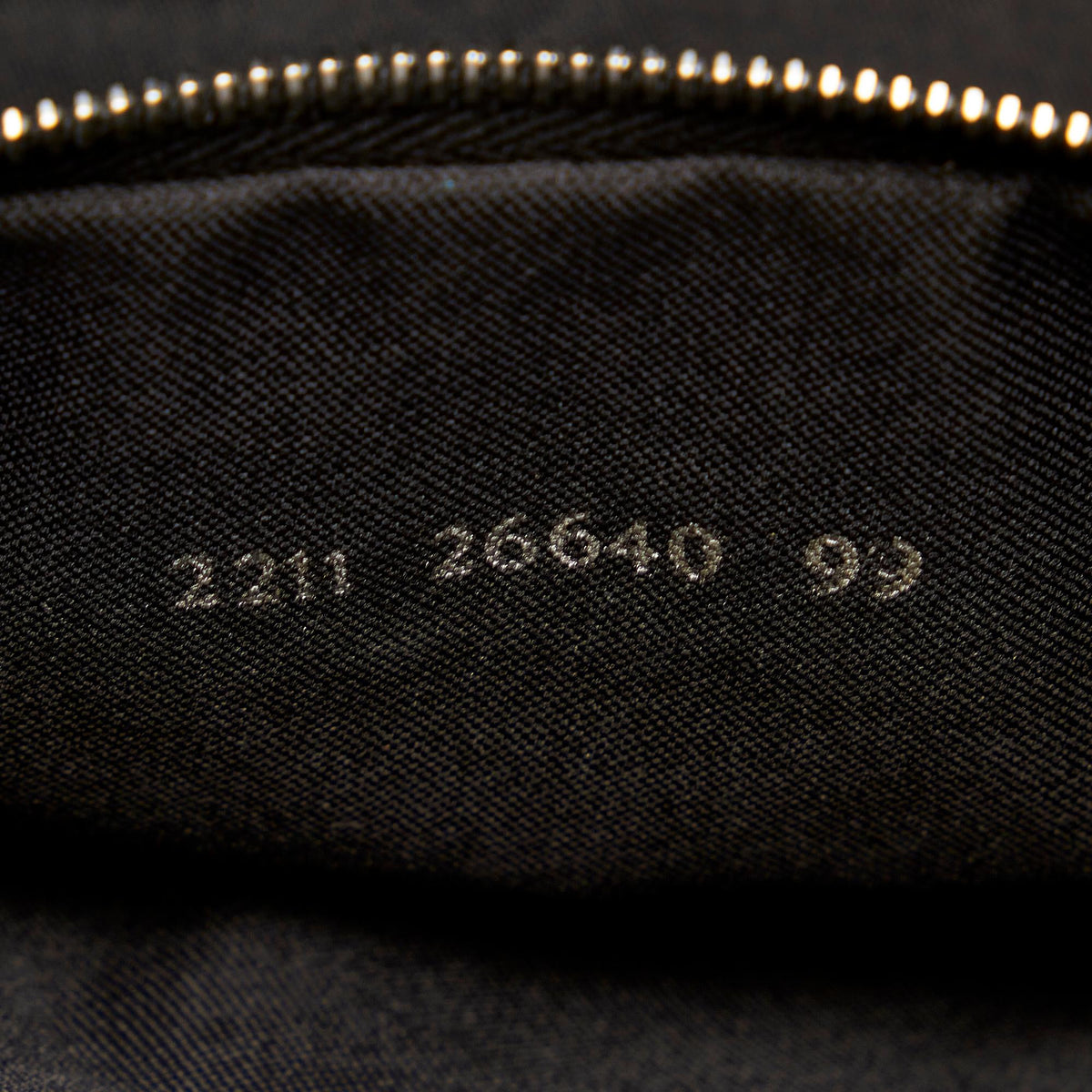 Fendi Leather Baguette (SHG-26704)