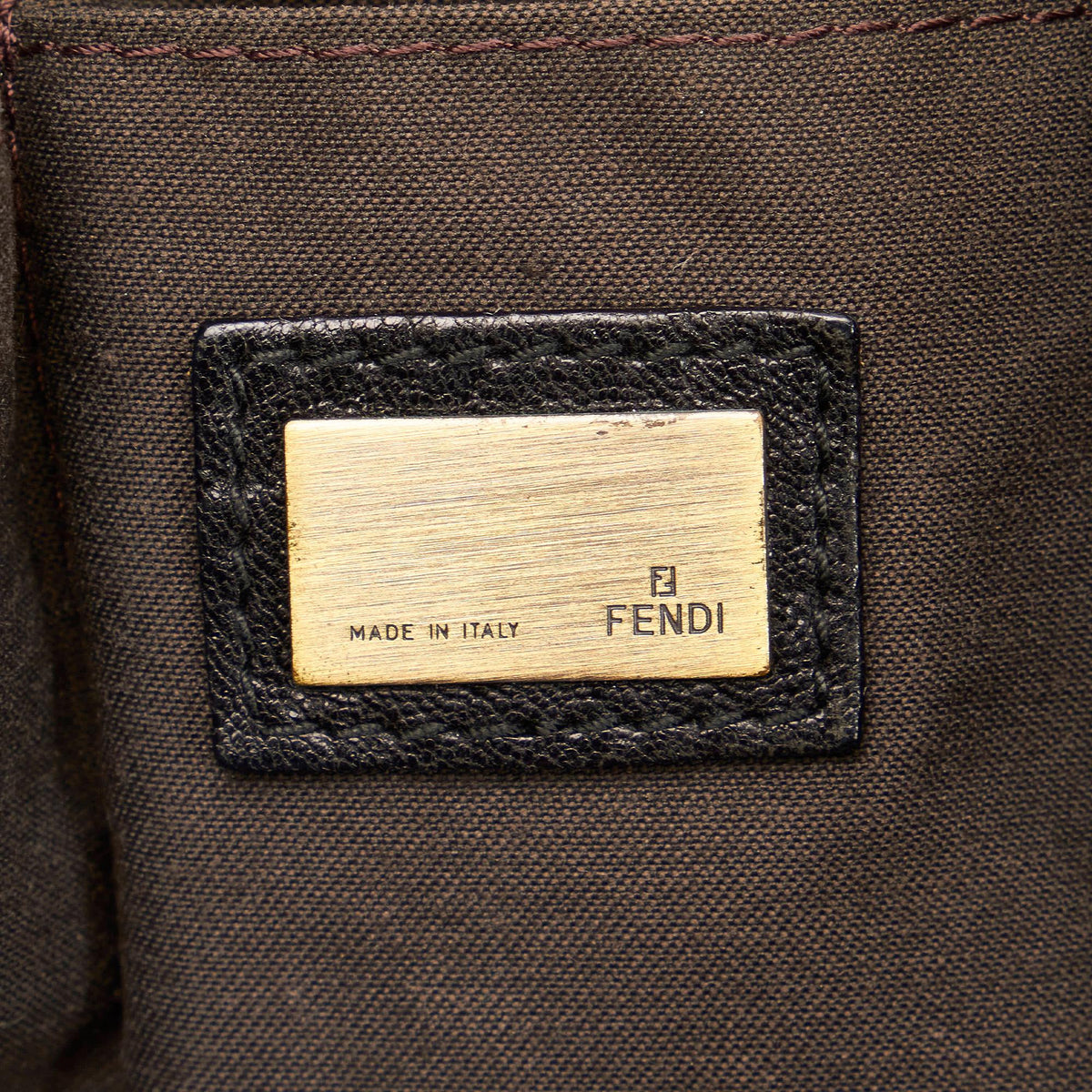 Fendi Leather Shoulder Bag (SHG-27957)