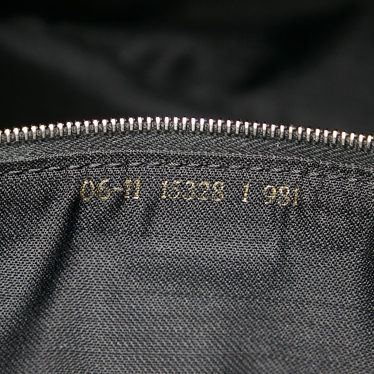 Fendi Nylon Shoulder Bag (SHG-27280)
